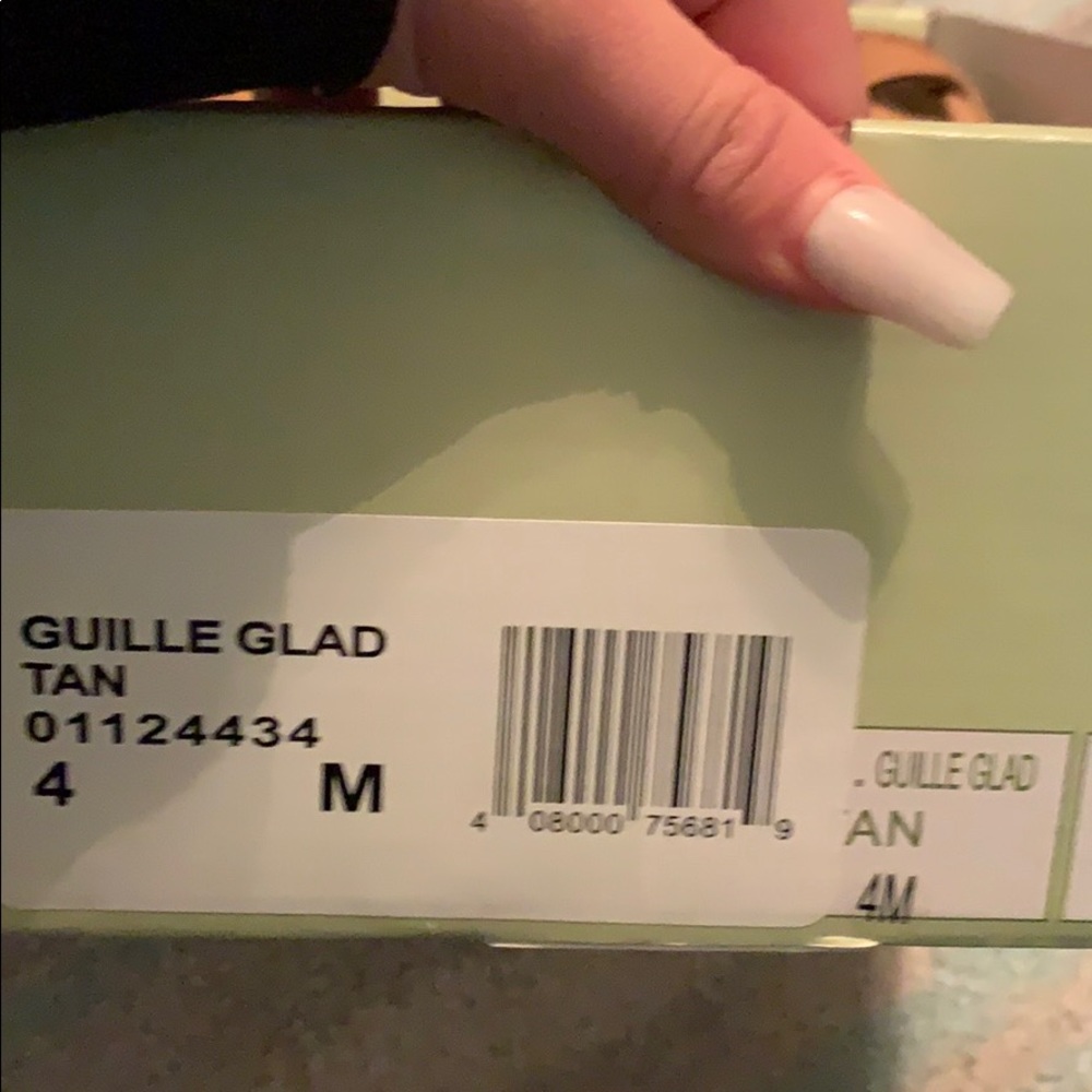 Sandals - Picture 2 of 2